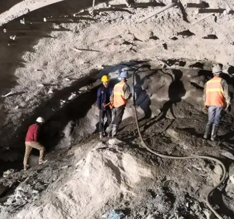 夏县拱顶带模注浆料的施工流程及注意事项